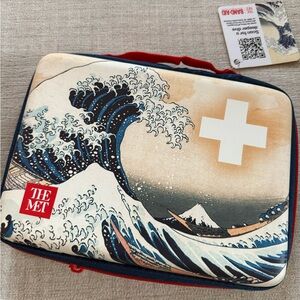 NWT The Met x Band-Aid The Great Wave Off Kanagawa First Aid Kit Case Travel Bag